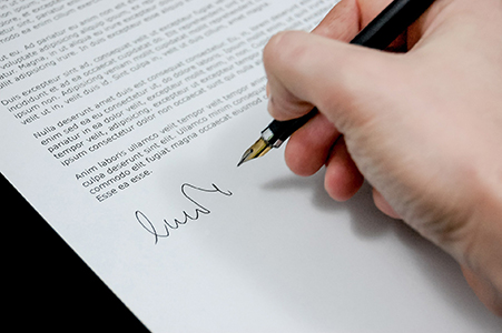 importance of signing a cover letter